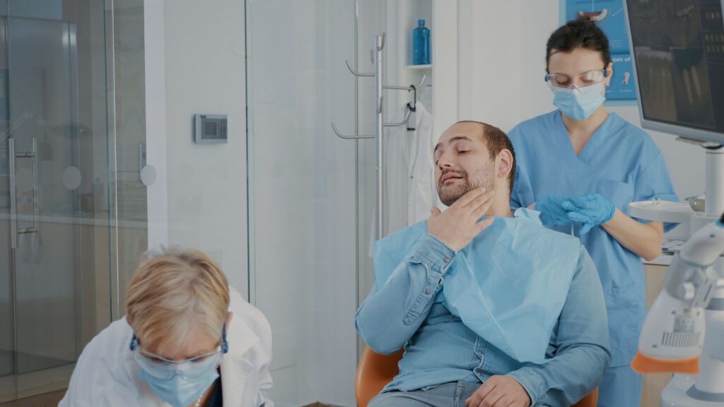 ¿Qué es la sedación consciente y cómo te ayuda a perder el miedo al dentista? ¿Qué es la sedación consciente y cómo te ayuda a perder el miedo al dentista?